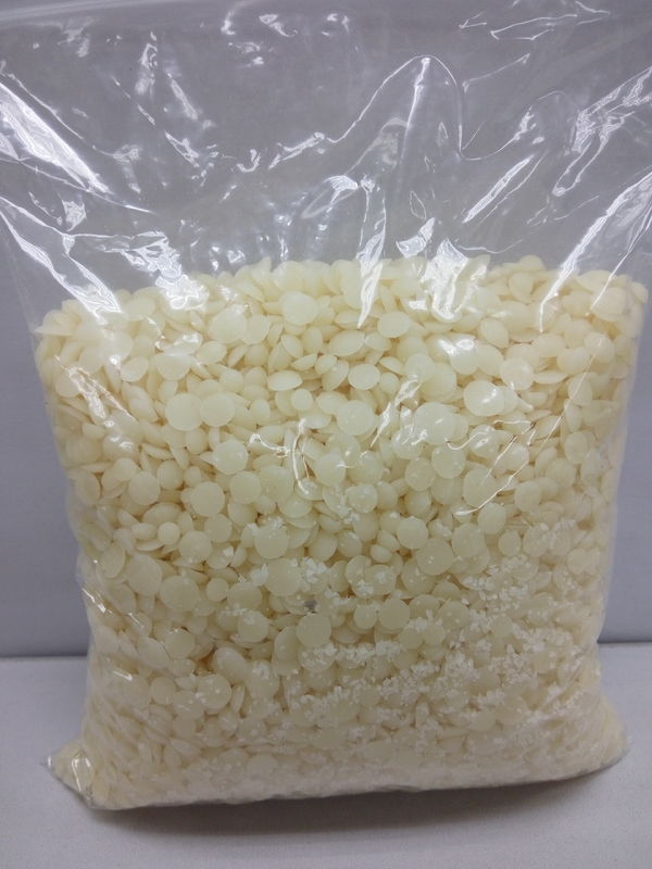Nilai PH 3.0 Cationic Softener Flakes Softening Finishing To Fabric Untuk Mewarnai Rumah Dan Pembuatan Pakaian