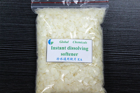 Tekstil Finishing Bantuan Cationic Softener Serpihan, Air dingin larut Pengering Kain